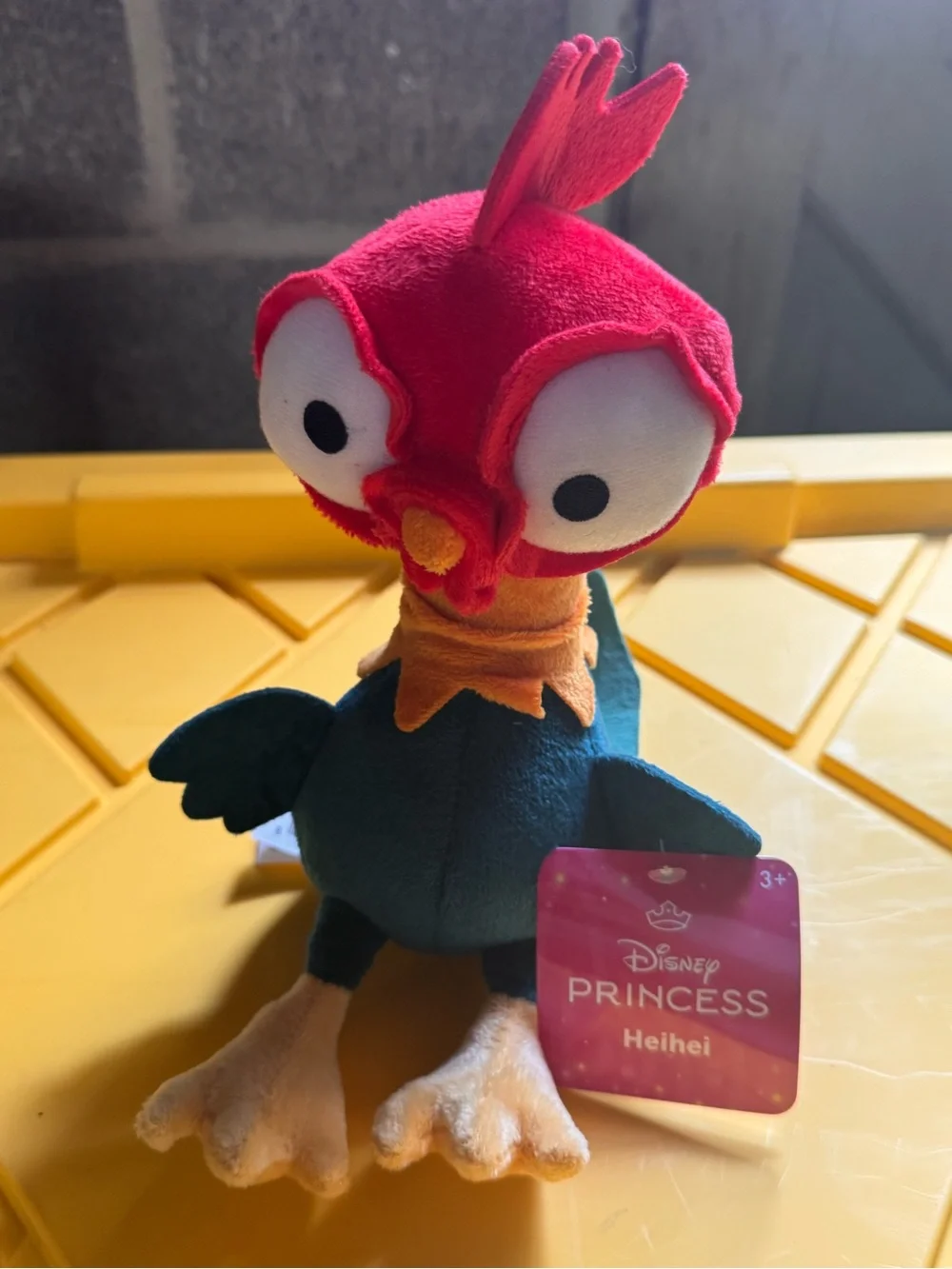 Disney Moana Bundle: HeiHei & Pua Plush, Blue Light Up Tumbler, Necklace & More